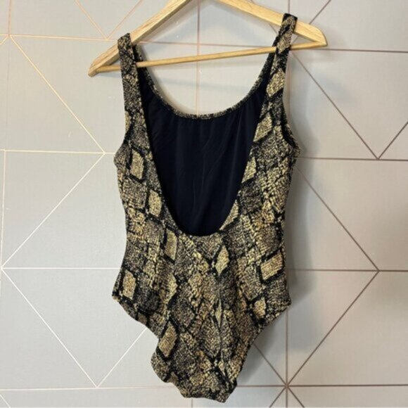 Solid & Striped The Anne-Marie One Piece Snake Knit - Picture 3 of 9